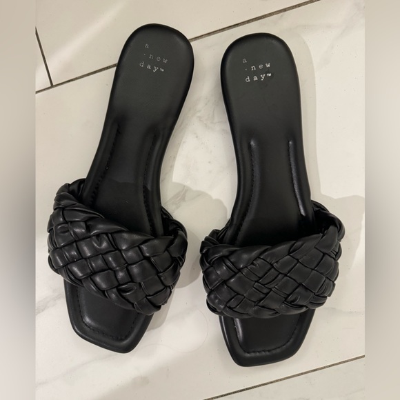 Target sandals - Picture 1 of 2